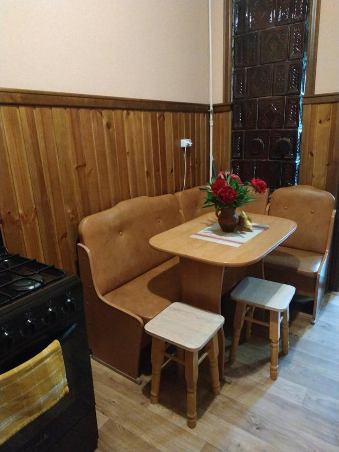Apartment In The Center Of Old Town Kamjanets-Podilskyj Exteriör bild
