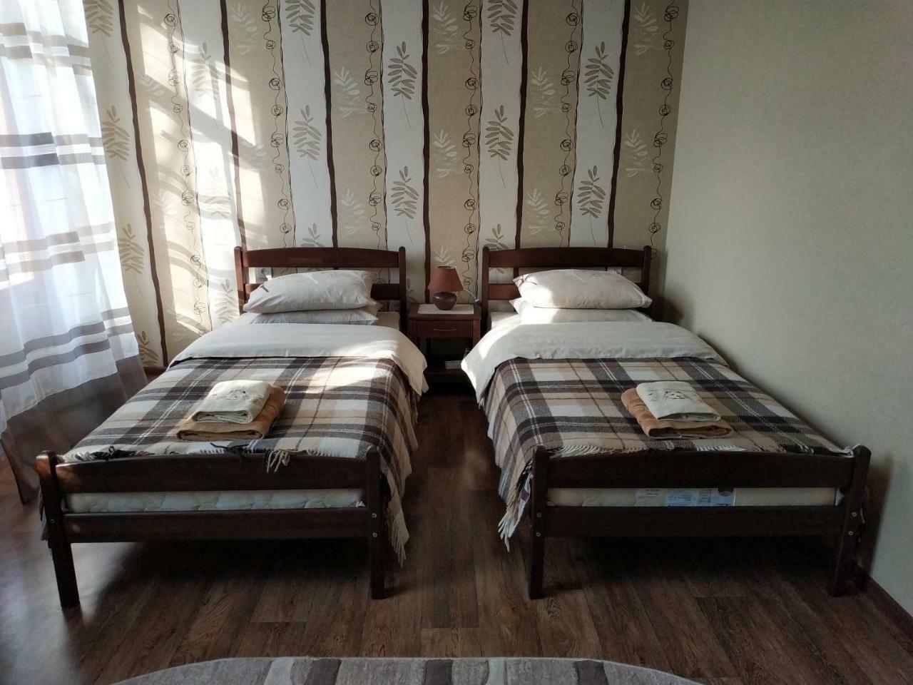 Apartment In The Center Of Old Town Kamjanets-Podilskyj Exteriör bild